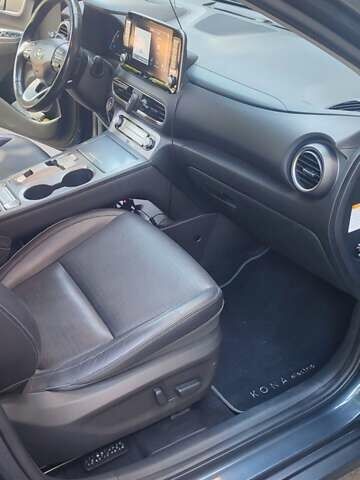 Серый Хендай Kona, объемом двигателя 0 л и пробегом 105 тыс. км за 17999 $, фото 28 на Automoto.ua