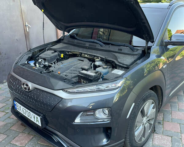 Сірий Хендай Kona, об'ємом двигуна 0 л та пробігом 134 тис. км за 16800 $, фото 18 на Automoto.ua