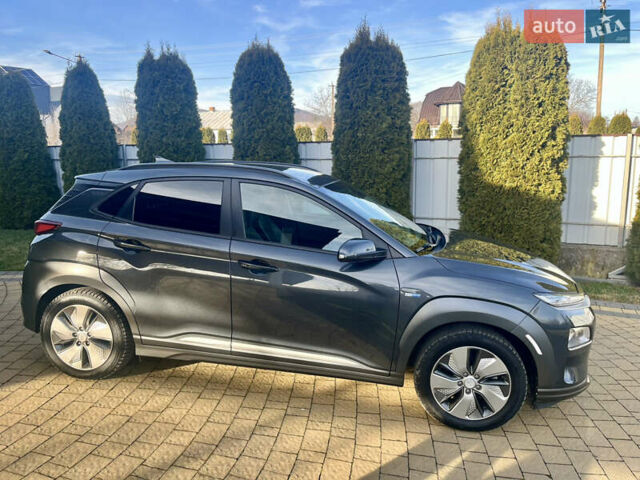 Серый Хендай Kona, объемом двигателя 0 л и пробегом 95 тыс. км за 17500 $, фото 11 на Automoto.ua