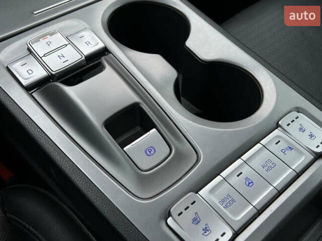 Серый Хендай Kona, объемом двигателя 0 л и пробегом 164 тыс. км за 16999 $, фото 16 на Automoto.ua