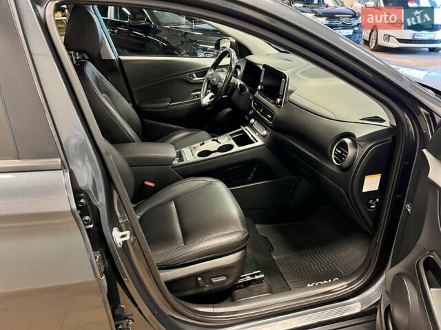 Серый Хендай Kona, объемом двигателя 0 л и пробегом 85 тыс. км за 14450 $, фото 11 на Automoto.ua