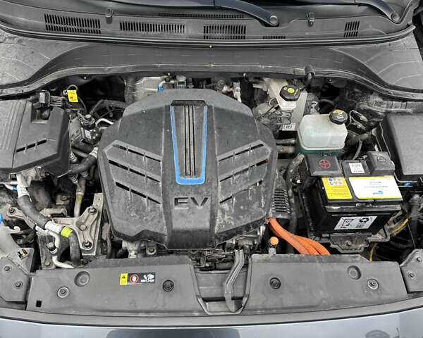 Серый Хендай Kona, объемом двигателя 0 л и пробегом 115 тыс. км за 19000 $, фото 33 на Automoto.ua