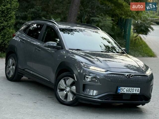 Серый Хендай Kona, объемом двигателя 0 л и пробегом 95 тыс. км за 17300 $, фото 4 на Automoto.ua