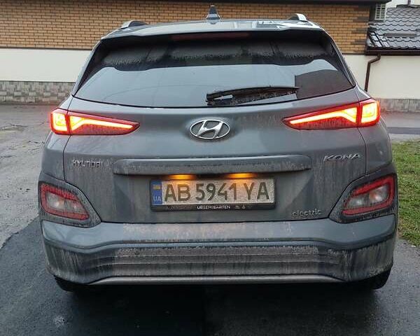 Сірий Хендай Kona, об'ємом двигуна 0 л та пробігом 110 тис. км за 16500 $, фото 5 на Automoto.ua