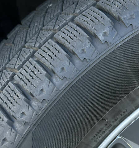 Серый Хендай Kona, объемом двигателя 0 л и пробегом 126 тыс. км за 17300 $, фото 28 на Automoto.ua