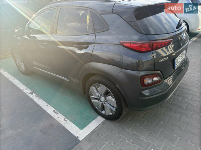 Сірий Хендай Kona, об'ємом двигуна 0 л та пробігом 65 тис. км за 17300 $, фото 72 на Automoto.ua
