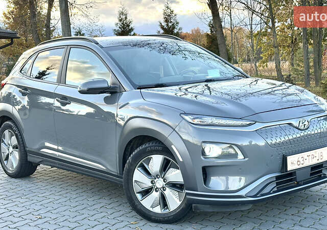 Серый Хендай Kona, объемом двигателя 0 л и пробегом 126 тыс. км за 17300 $, фото 5 на Automoto.ua