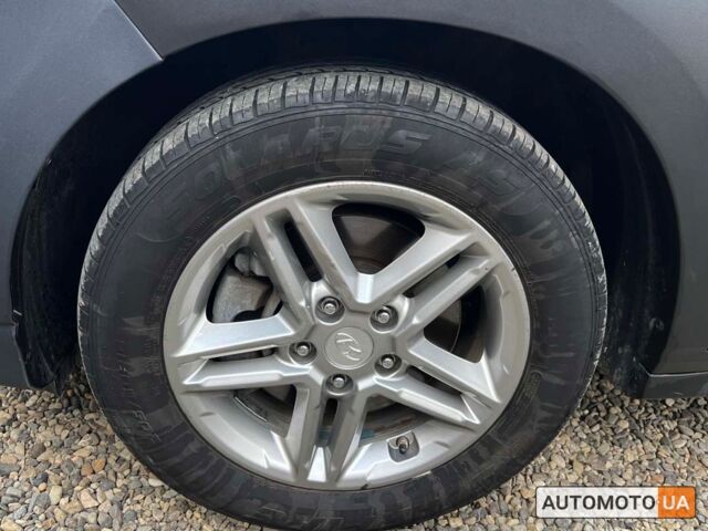 Серый Хендай Kona, объемом двигателя 2 л и пробегом 106 тыс. км за 17600 $, фото 20 на Automoto.ua