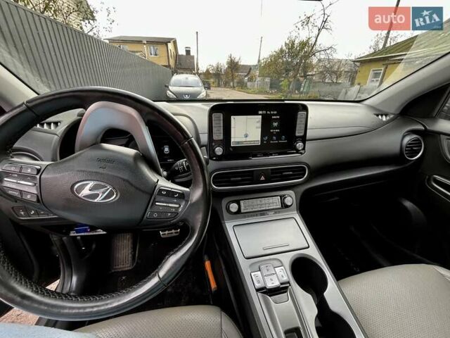 Сірий Хендай Kona, об'ємом двигуна 0 л та пробігом 83 тис. км за 17300 $, фото 6 на Automoto.ua