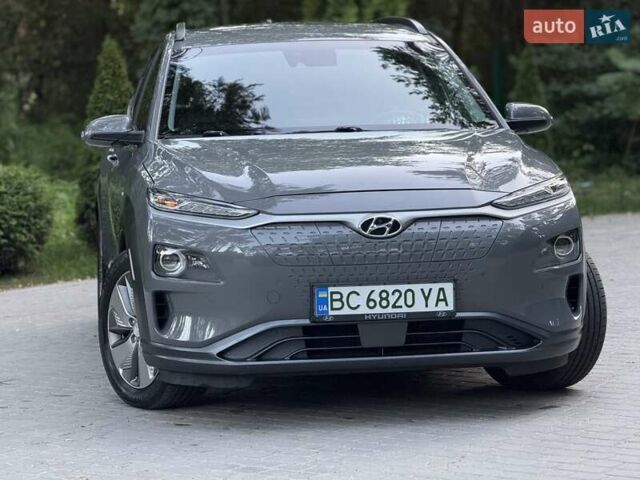 Серый Хендай Kona, объемом двигателя 0 л и пробегом 95 тыс. км за 17300 $, фото 109 на Automoto.ua