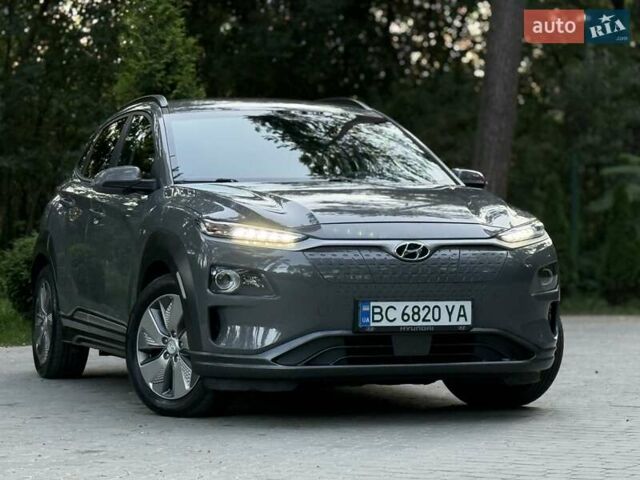 Серый Хендай Kona, объемом двигателя 0 л и пробегом 95 тыс. км за 17300 $, фото 2 на Automoto.ua
