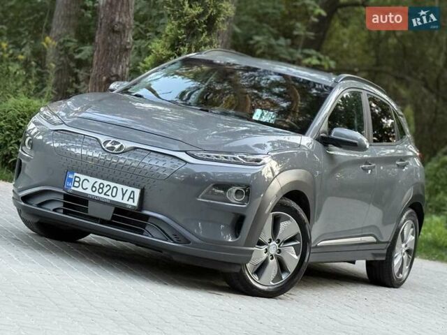 Серый Хендай Kona, объемом двигателя 0 л и пробегом 95 тыс. км за 17300 $, фото 93 на Automoto.ua