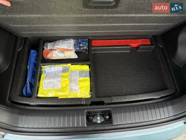 Серый Хендай Kona, объемом двигателя 0 л и пробегом 127 тыс. км за 17650 $, фото 48 на Automoto.ua