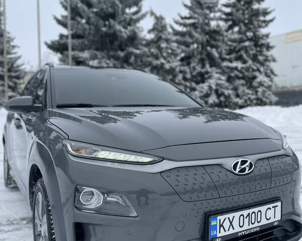 Сірий Хендай Kona, об'ємом двигуна 0 л та пробігом 87 тис. км за 22900 $, фото 4 на Automoto.ua