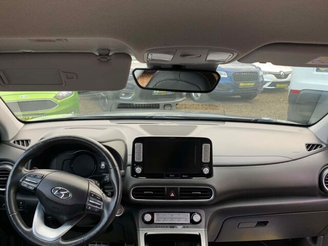 Серый Хендай Kona, объемом двигателя 64 л и пробегом 119 тыс. км за 17900 $, фото 10 на Automoto.ua