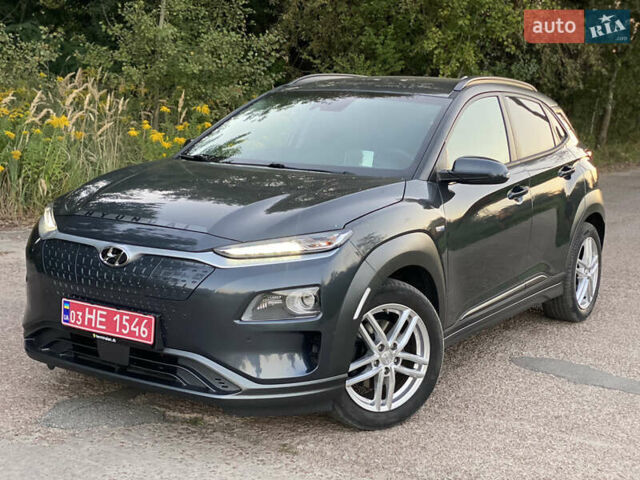 Серый Хендай Kona, объемом двигателя 0 л и пробегом 76 тыс. км за 16800 $, фото 2 на Automoto.ua