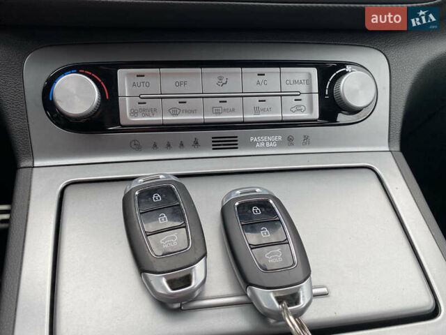 Сірий Хендай Kona, об'ємом двигуна 0 л та пробігом 115 тис. км за 18700 $, фото 20 на Automoto.ua