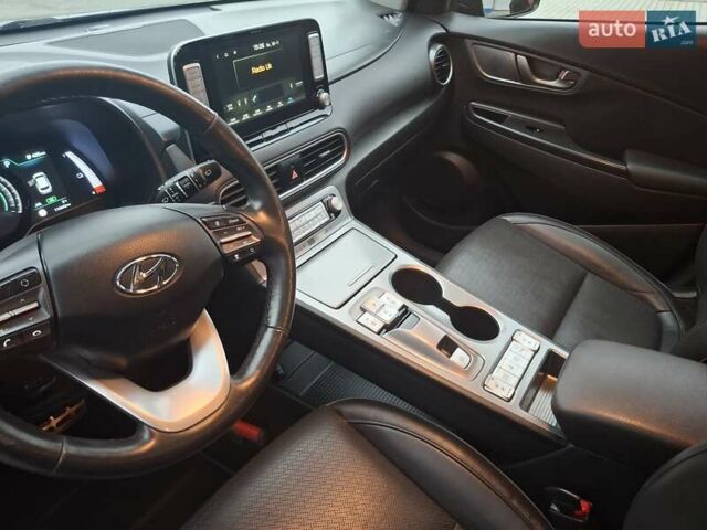 Сірий Хендай Kona, об'ємом двигуна 0 л та пробігом 114 тис. км за 17300 $, фото 14 на Automoto.ua