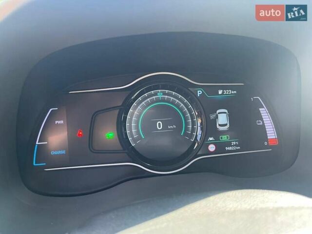 Сірий Хендай Kona, об'ємом двигуна 0 л та пробігом 97 тис. км за 16500 $, фото 13 на Automoto.ua