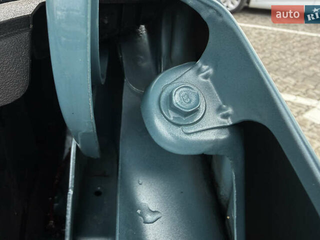 Серый Хендай Kona, объемом двигателя 0 л и пробегом 127 тыс. км за 17650 $, фото 76 на Automoto.ua