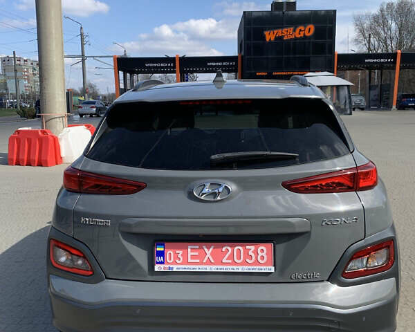 Сірий Хендай Kona, об'ємом двигуна 0 л та пробігом 82 тис. км за 16900 $, фото 5 на Automoto.ua