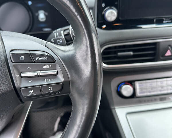 Серый Хендай Kona, объемом двигателя 0 л и пробегом 115 тыс. км за 19000 $, фото 25 на Automoto.ua