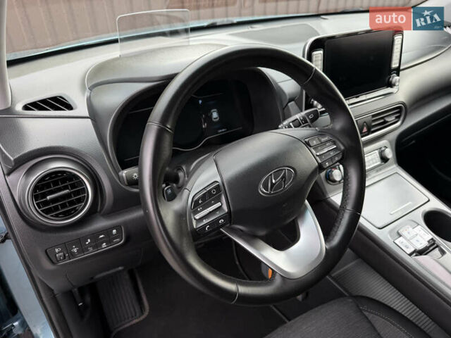 Серый Хендай Kona, объемом двигателя 0 л и пробегом 127 тыс. км за 17650 $, фото 43 на Automoto.ua
