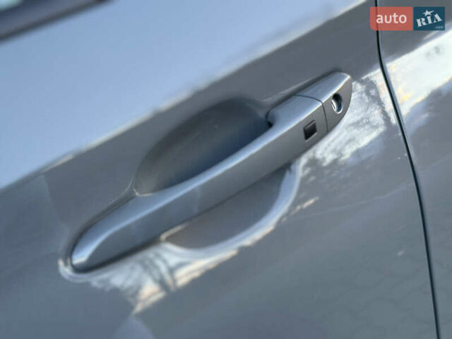 Серый Хендай Kona, объемом двигателя 0 л и пробегом 126 тыс. км за 17300 $, фото 35 на Automoto.ua