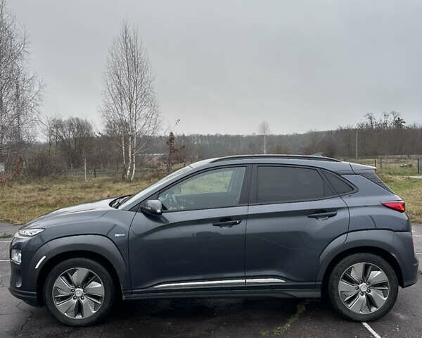 Серый Хендай Kona, объемом двигателя 0 л и пробегом 115 тыс. км за 19000 $, фото 6 на Automoto.ua