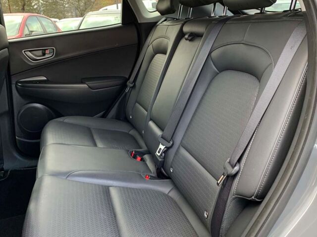 Серый Хендай Kona, объемом двигателя 64 л и пробегом 119 тыс. км за 17900 $, фото 15 на Automoto.ua