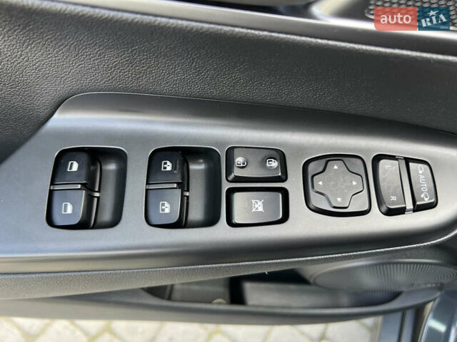 Серый Хендай Kona, объемом двигателя 0 л и пробегом 96 тыс. км за 17300 $, фото 16 на Automoto.ua