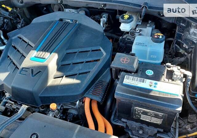 Сірий Хендай Kona, об'ємом двигуна 0 л та пробігом 85 тис. км за 22500 $, фото 28 на Automoto.ua