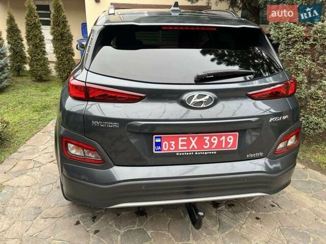Серый Хендай Kona, объемом двигателя 0 л и пробегом 80 тыс. км за 18900 $, фото 6 на Automoto.ua