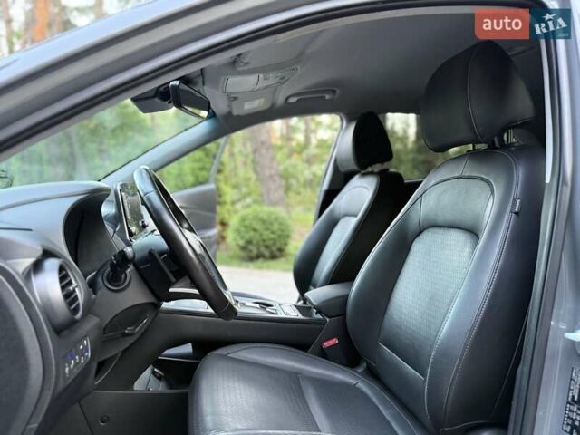 Серый Хендай Kona, объемом двигателя 0 л и пробегом 96 тыс. км за 17200 $, фото 44 на Automoto.ua