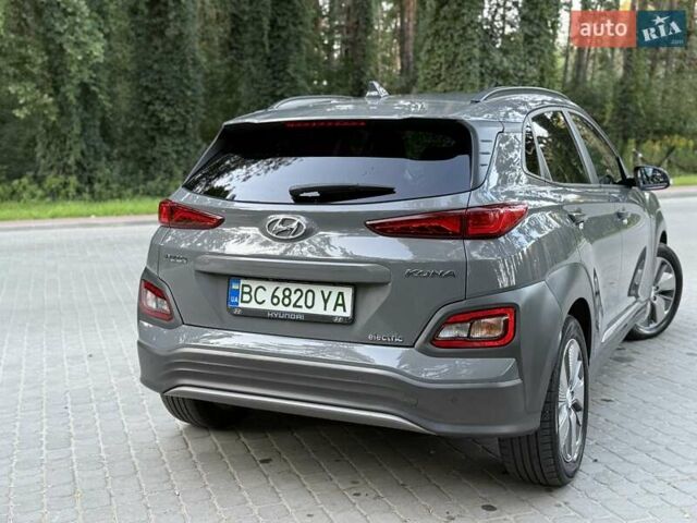 Серый Хендай Kona, объемом двигателя 0 л и пробегом 95 тыс. км за 17300 $, фото 14 на Automoto.ua