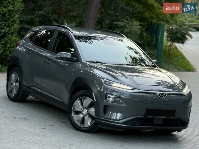 Серый Хендай Kona, объемом двигателя 0 л и пробегом 96 тыс. км за 17200 $, фото 3 на Automoto.ua