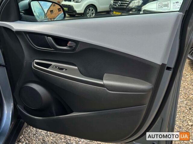 Серый Хендай Kona, объемом двигателя 2 л и пробегом 106 тыс. км за 17600 $, фото 9 на Automoto.ua