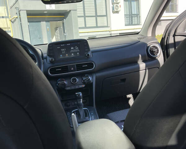 Серый Хендай Kona, объемом двигателя 2 л и пробегом 93 тыс. км за 15900 $, фото 26 на Automoto.ua