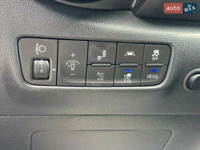 Серый Хендай Kona, объемом двигателя 0 л и пробегом 137 тыс. км за 16700 $, фото 22 на Automoto.ua