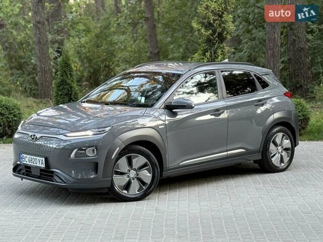 Серый Хендай Kona, объемом двигателя 0 л и пробегом 95 тыс. км за 17300 $, фото 19 на Automoto.ua