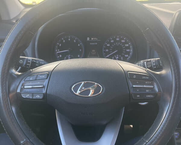 Серый Хендай Kona, объемом двигателя 2 л и пробегом 93 тыс. км за 15900 $, фото 20 на Automoto.ua