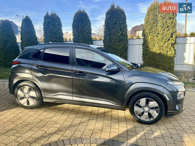 Серый Хендай Kona, объемом двигателя 0 л и пробегом 95 тыс. км за 17500 $, фото 10 на Automoto.ua