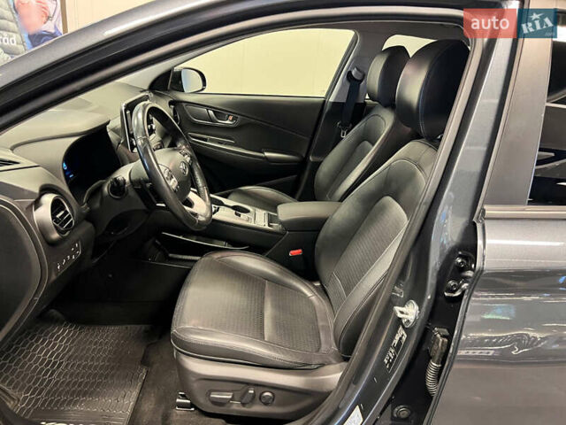 Серый Хендай Kona, объемом двигателя 0 л и пробегом 85 тыс. км за 14450 $, фото 9 на Automoto.ua