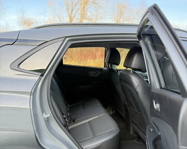 Серый Хендай Kona, объемом двигателя 0 л и пробегом 90 тыс. км за 16750 $, фото 38 на Automoto.ua