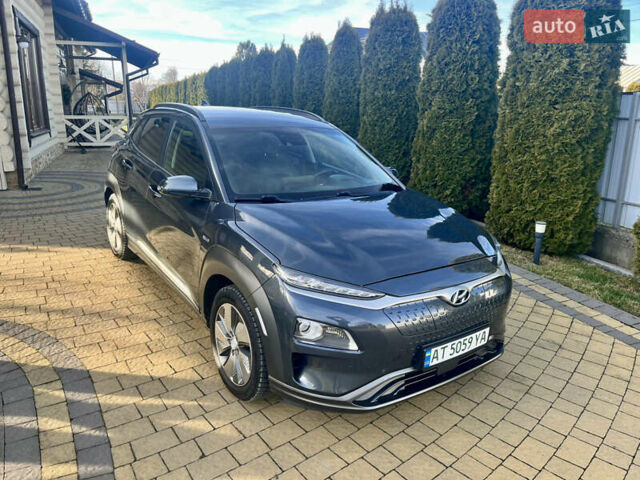 Серый Хендай Kona, объемом двигателя 0 л и пробегом 95 тыс. км за 17500 $, фото 5 на Automoto.ua