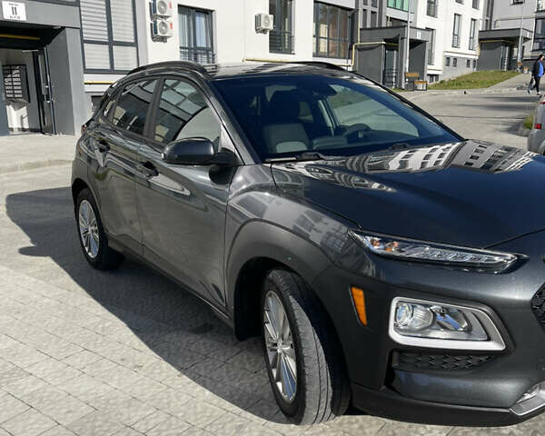Серый Хендай Kona, объемом двигателя 2 л и пробегом 93 тыс. км за 15900 $, фото 3 на Automoto.ua