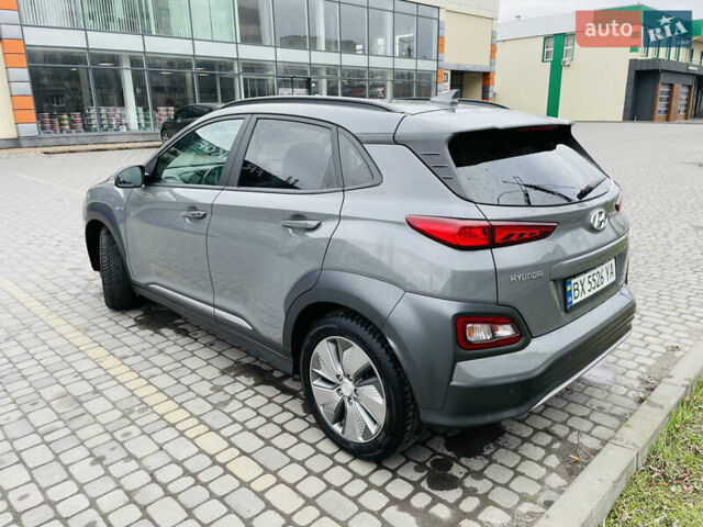 Сірий Хендай Kona, об'ємом двигуна 0 л та пробігом 103 тис. км за 17999 $, фото 8 на Automoto.ua