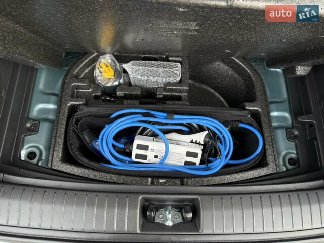 Серый Хендай Kona, объемом двигателя 0 л и пробегом 127 тыс. км за 17650 $, фото 47 на Automoto.ua
