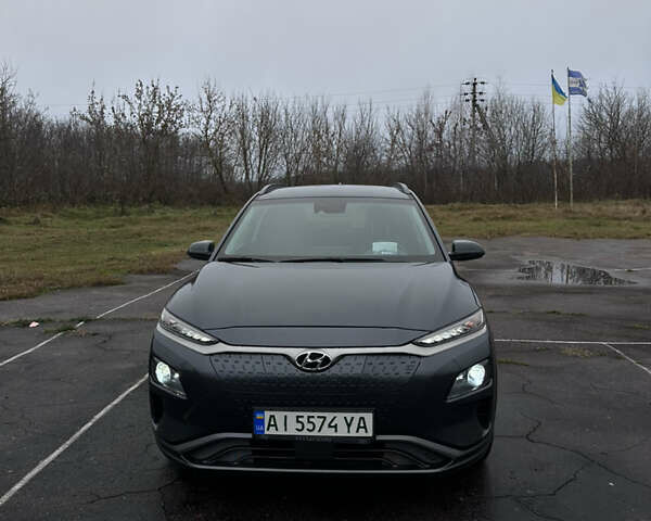 Серый Хендай Kona, объемом двигателя 0 л и пробегом 115 тыс. км за 19000 $, фото 4 на Automoto.ua