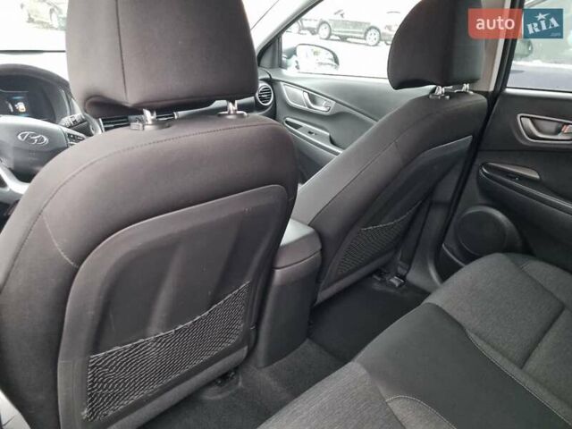 Серый Хендай Kona, объемом двигателя 0 л и пробегом 151 тыс. км за 16399 $, фото 28 на Automoto.ua
